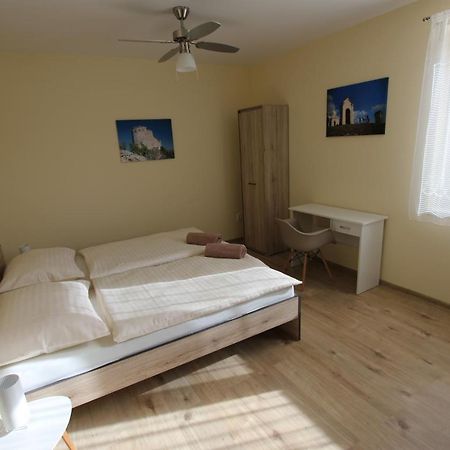 Comenius Moravus Vinarsky Dvur Микулов Экстерьер фото