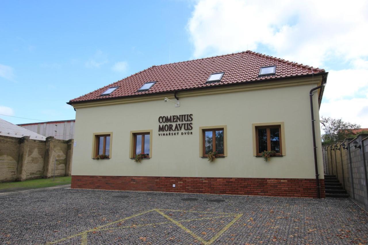 Comenius Moravus Vinarsky Dvur Микулов Экстерьер фото